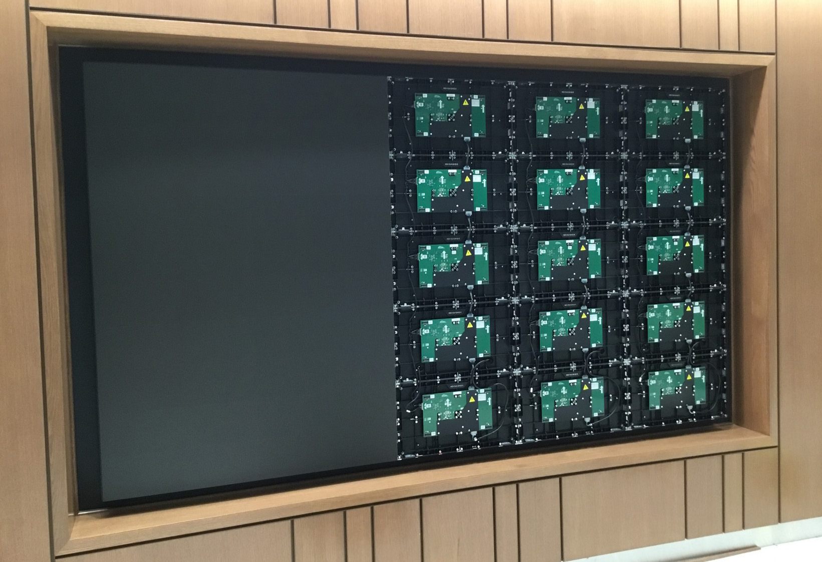 Giải pháp hệ thống màn hình ghép lớn